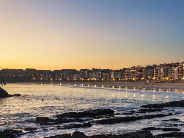 playa de Sanxenxo anochecer