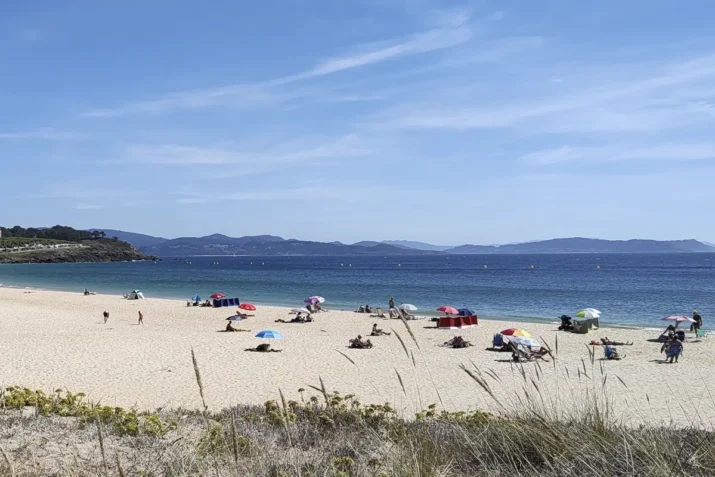 playa de montalvo en verano